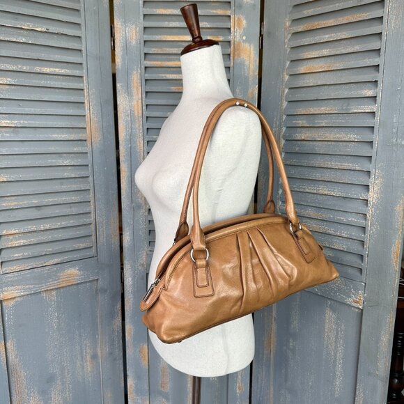 Hobo Slim Zip Top Shoulder Bag Tan - Picture 13 of 15